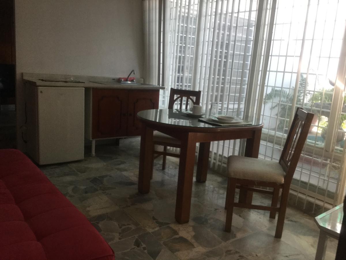 Suites El Retiro 图斯特拉古铁雷斯 外观 照片